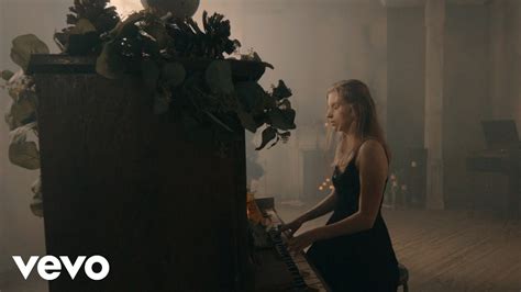 Watch Lucycloud .